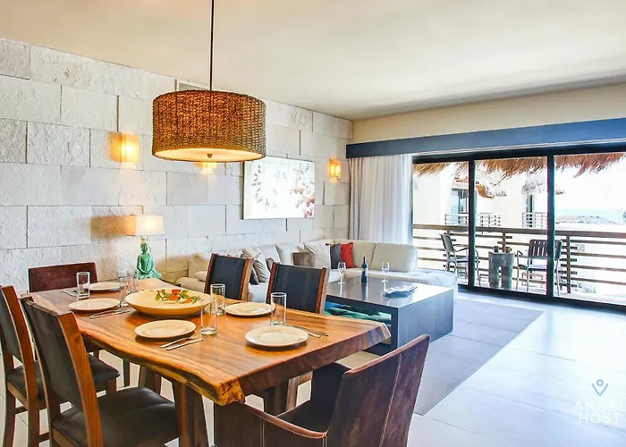 Beachfront Penthouse Oceanview Rooftop And Pool Hébergement de vacances *