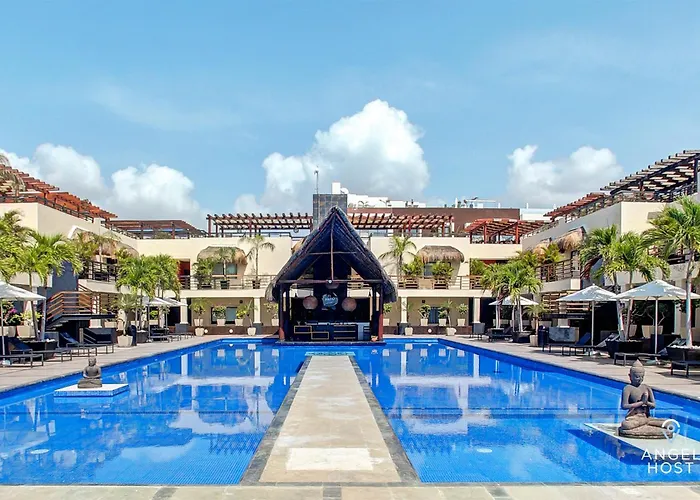 Beachfront Penthouse Oceanview Rooftop And Pool Playa del Carmen