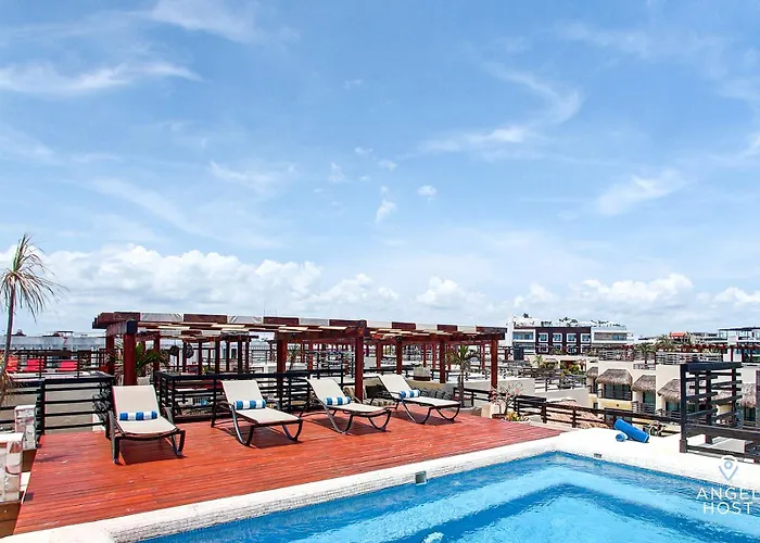 Beachfront Penthouse Oceanview Rooftop And Pool Playa del Carmen