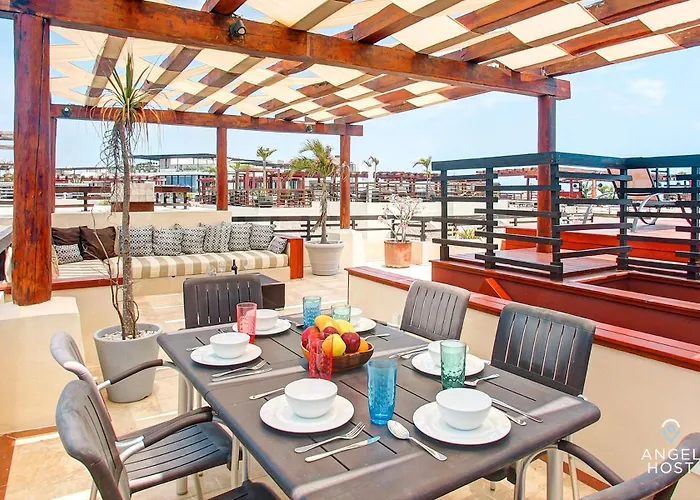 Beachfront Penthouse Oceanview Rooftop And Pool Hébergement de vacances